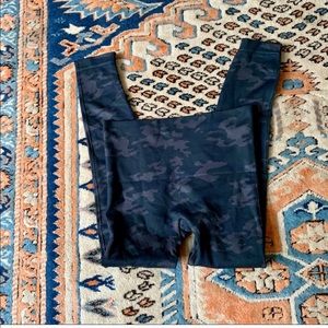 SPANX Look At Me Now Seamless Crop Camo Leggings